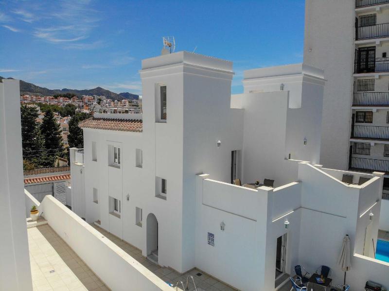 Nerja Paradise Rentals - Villa Jade - image 10