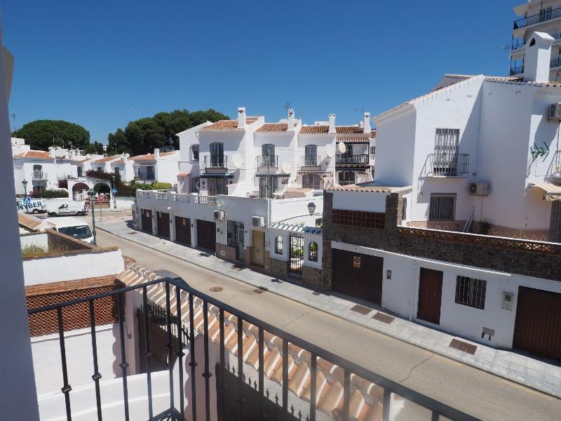 Nerja Paradise Rentals - Villa Victoria - image 13