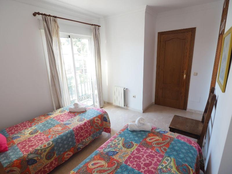 Nerja Paradise Rentals - Villa Las Palomas - image 7
