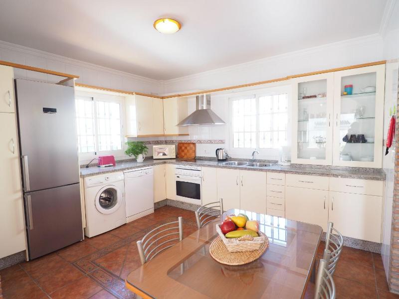 Nerja Paradise Rentals - Villa Buganvilla - image 15