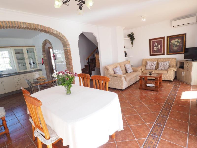 Nerja Paradise Rentals - Villa Buganvilla - image 31