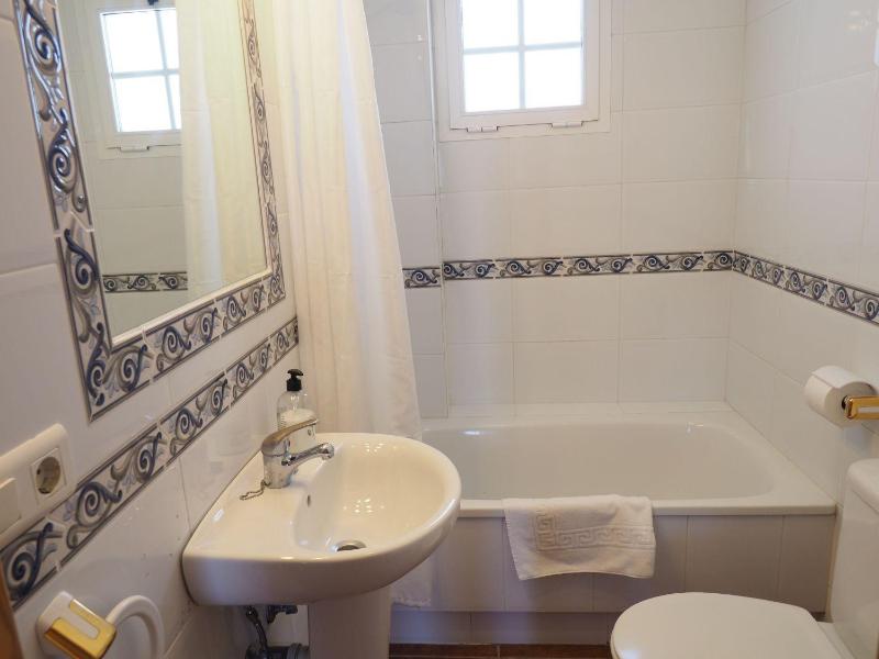 Nerja Paradise Rentals - Villa Buganvilla - image 13
