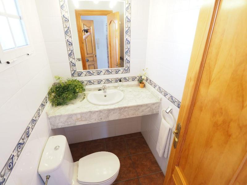Nerja Paradise Rentals - Villa Buganvilla - image 18