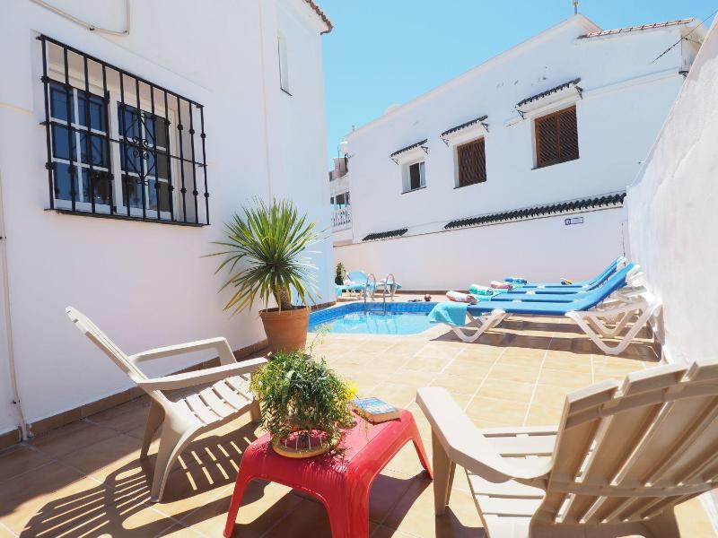 Nerja Paradise Rentals - Villa Buganvilla - image 14