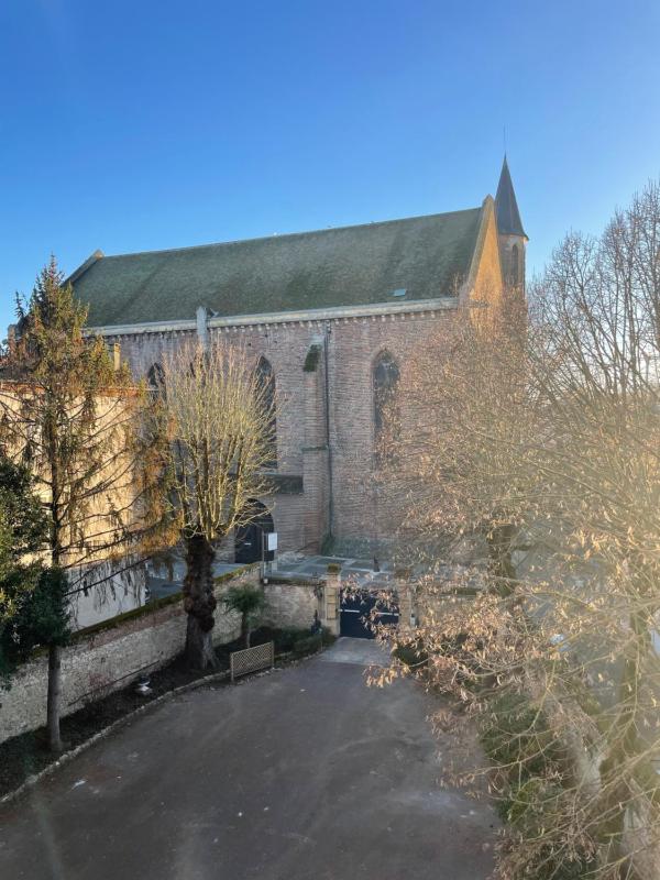 Superior Family Room image 3