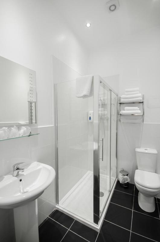 Basic Double Room image 1
