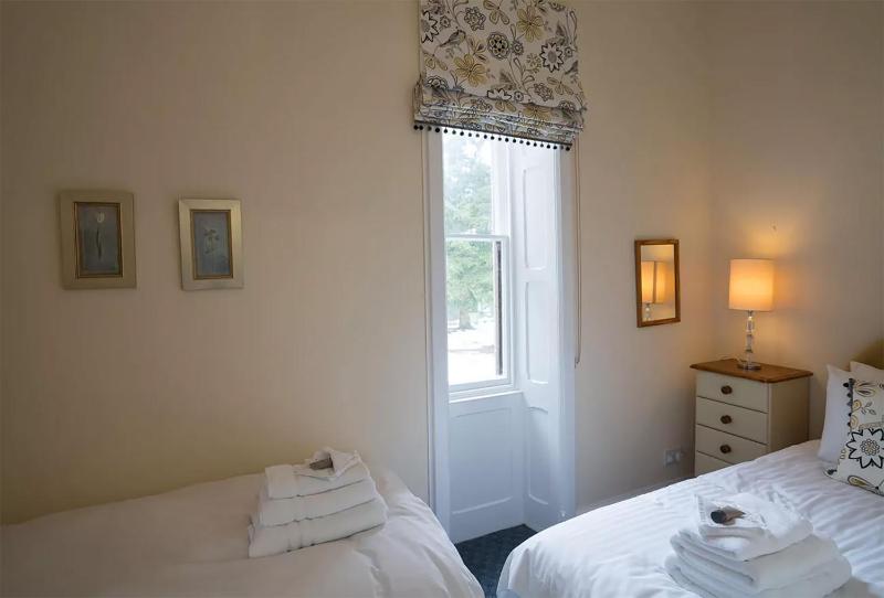 Quadruple Room with Bath image 3