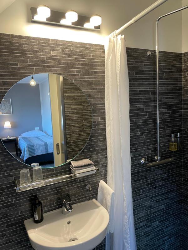 Twin Room with View image 4