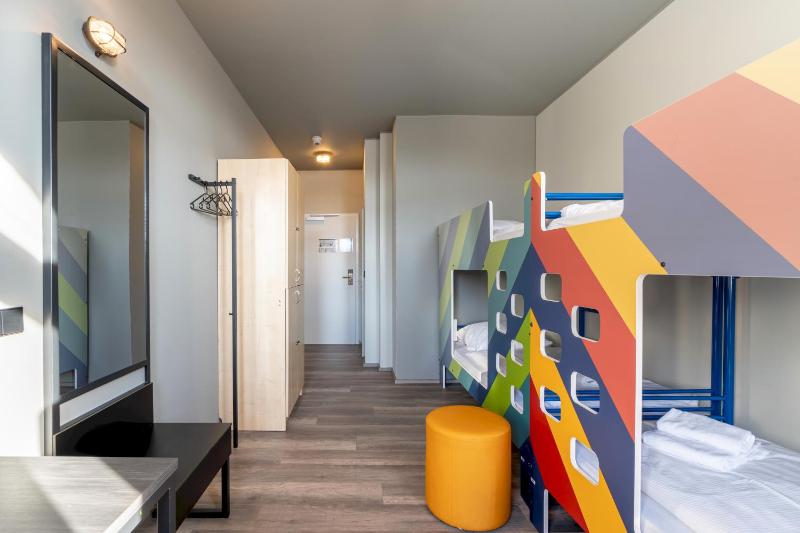 Quadruple Room image 4