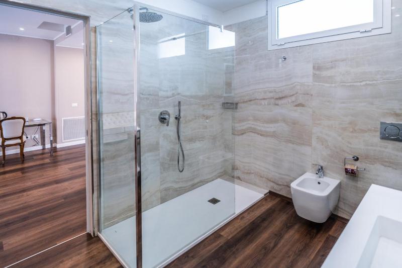 Executive Junior Suite image 4
