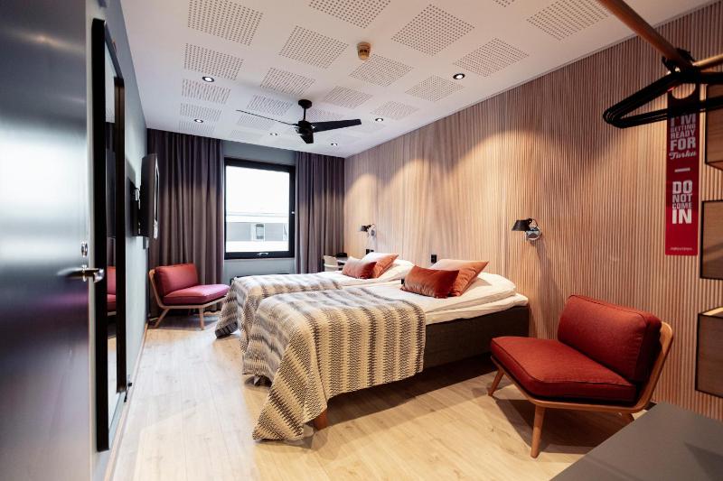 Twin Room image 1