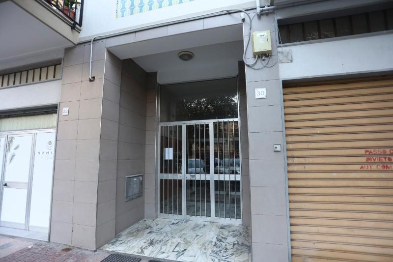 GuestHost - Casa Vita Roomy Apartment - image 6