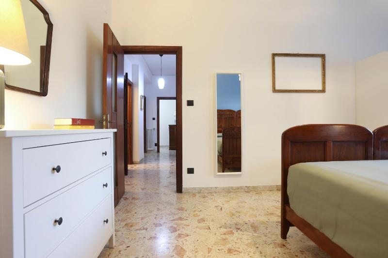 GuestHost - Casa Vita Roomy Apartment - image 7