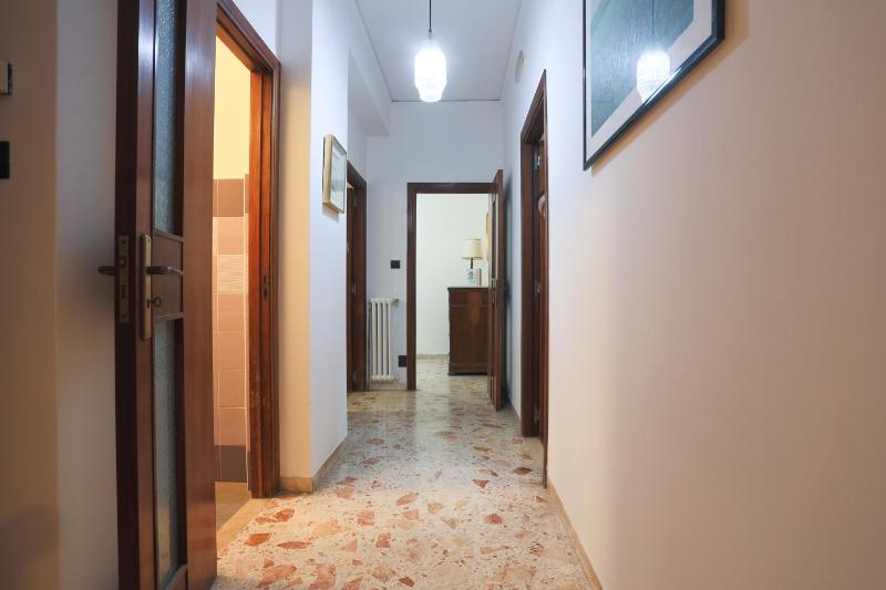 GuestHost - Casa Vita Roomy Apartment - image 12