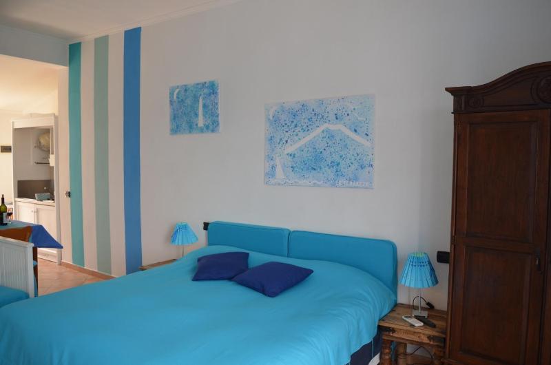 Studio with Balcony and Sea View (2 Adults) image 3