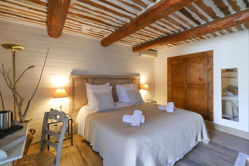 Superior Double Room image 3