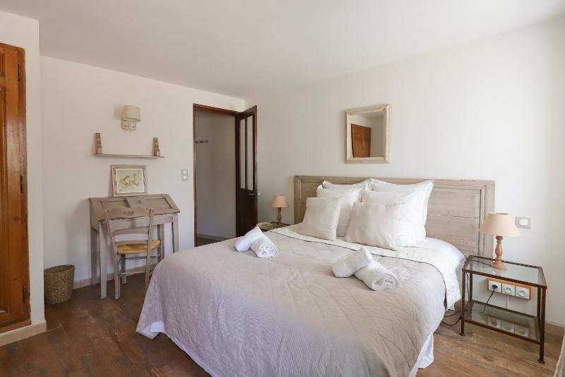 Superior Double Room image 4