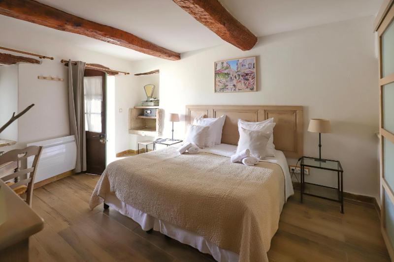 Superior Double Room image 3