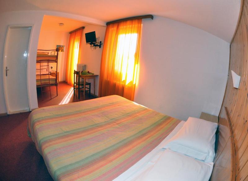 Double or Twin Room image 4