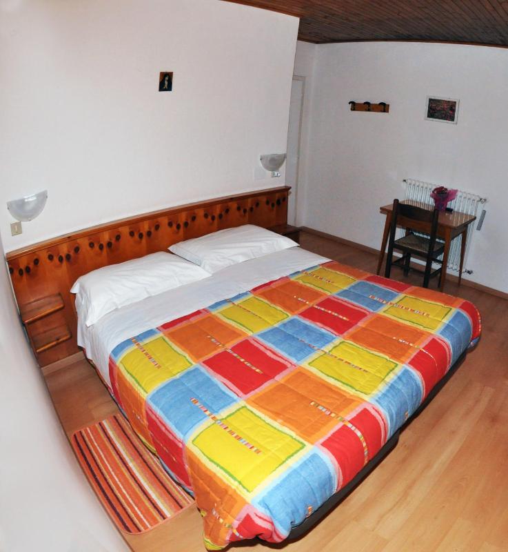 Double or Twin Room image 3