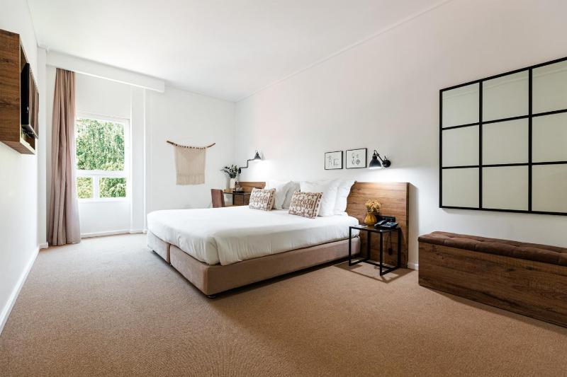 Double Room with Garden View image 4