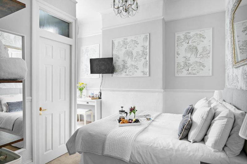 Superior Double Room image 1