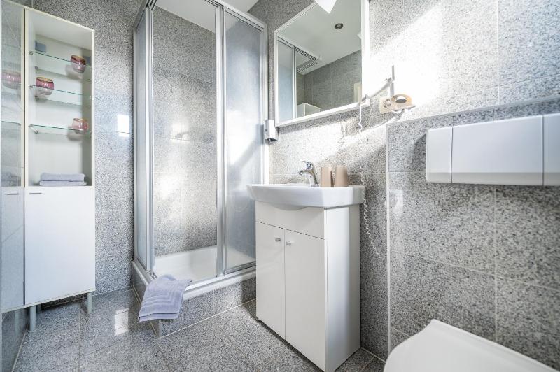Apartment Type 5 image 4