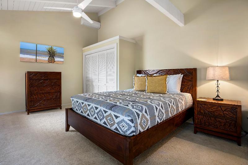 Pineapple House - image 37