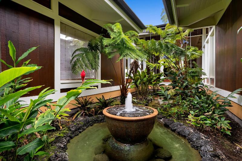 Pineapple House - image 38