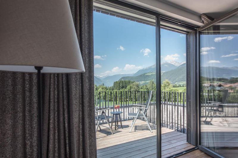 Double or Twin Room with View image 3