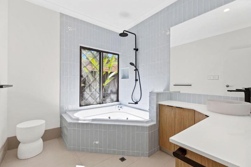 1 Horizon Terraces Beautifully Styled Duplex Perfect Beach Vibes - image 10