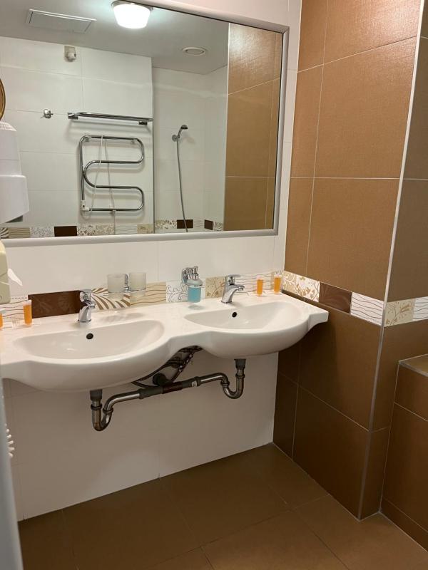 Standard Double or Twin Room image 4