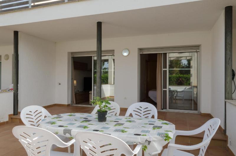 Superior Three-Bedroom House image 2