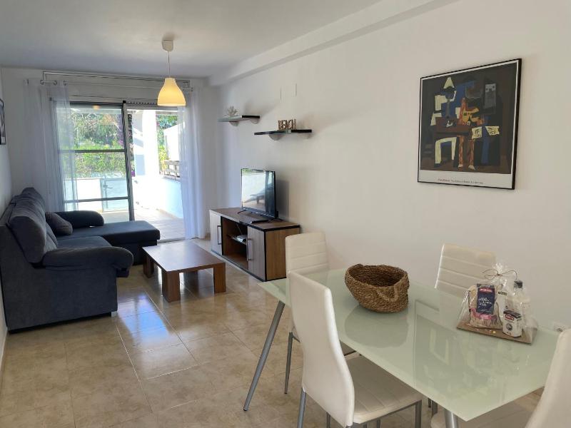 Superior Two-Bedroom House without Garage image 2