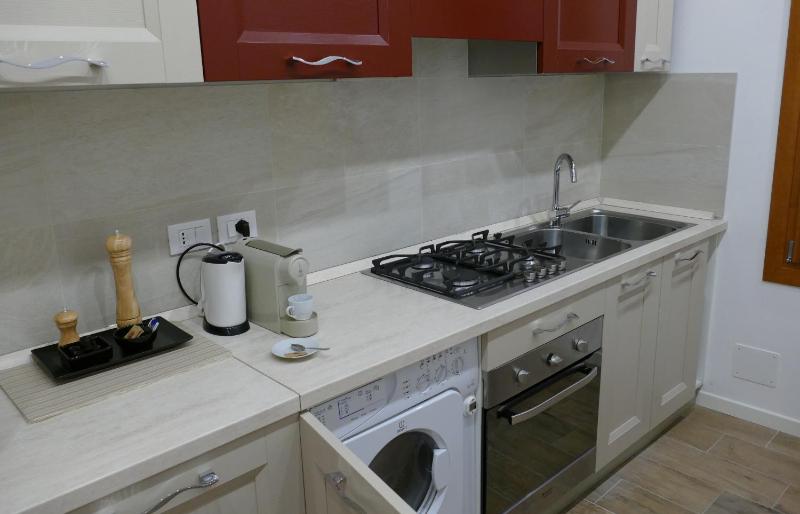 Ecco Suites Apartments - image 8