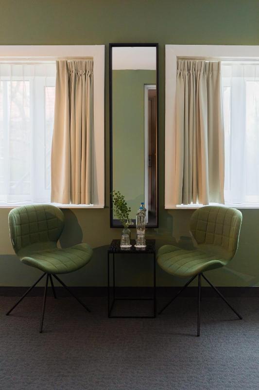 Twin Room image 1