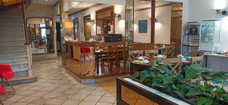 Au Nouvel Hôtel - image 11