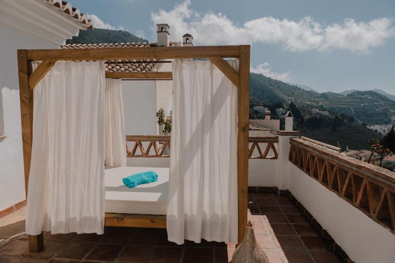 Deluxe Double Room with Balcony and Sea View image 1