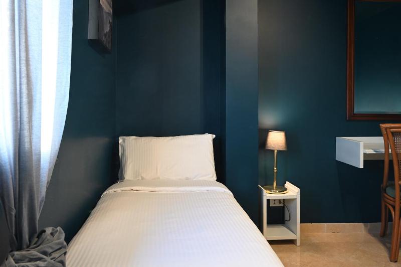 Triple Room with View image 1