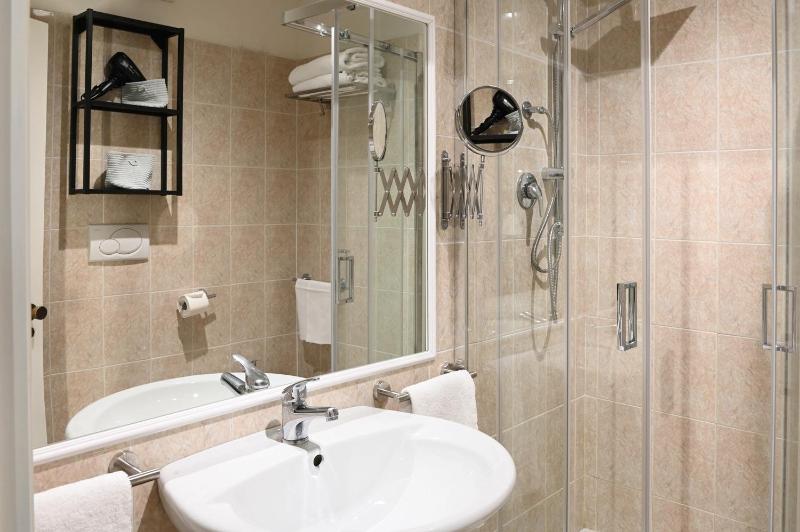 Superior Double or Twin Room with Mountain View image 3