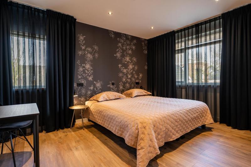 Double Room image 4