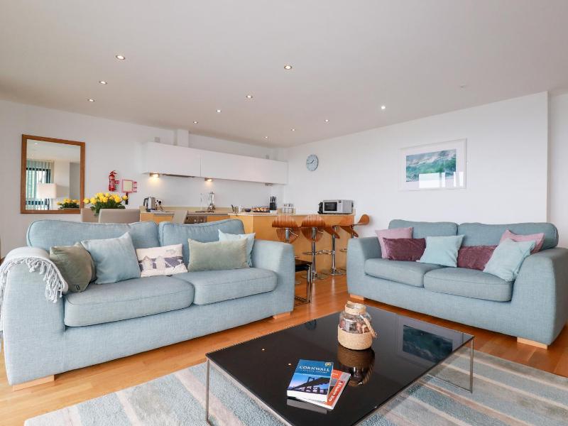 Fistral Pearl - image 21