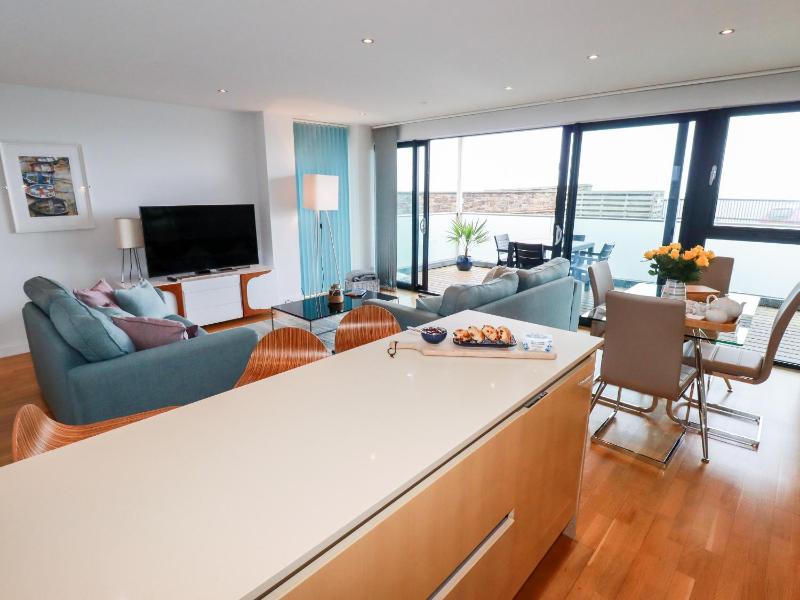Fistral Pearl - image 29