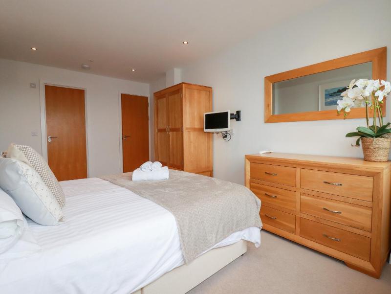 Fistral Pearl - image 23