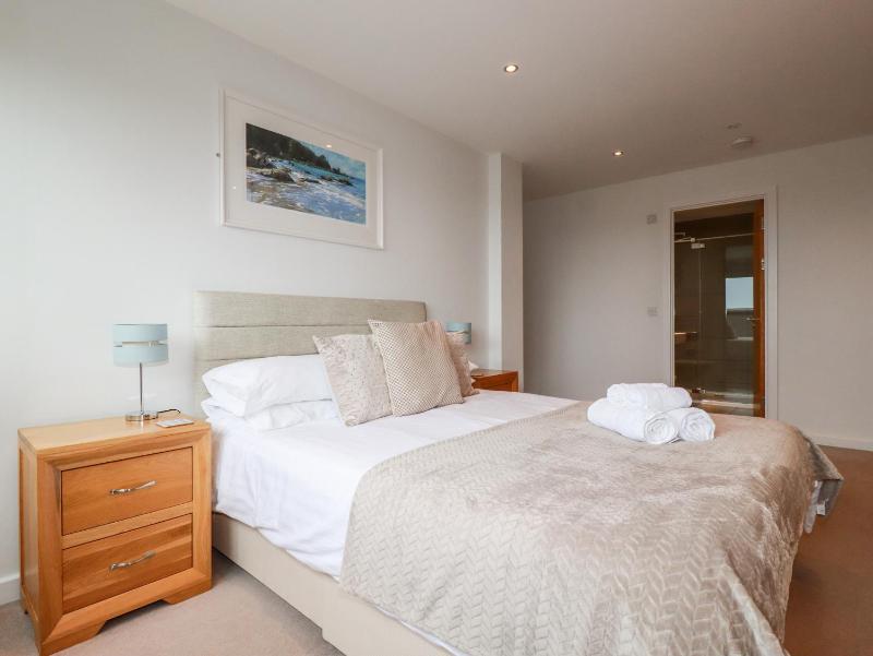Fistral Pearl - image 3