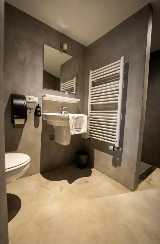 Single Room image 2