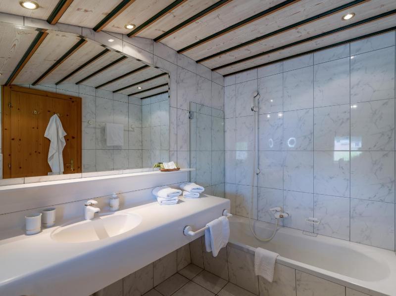 Double Room image 3