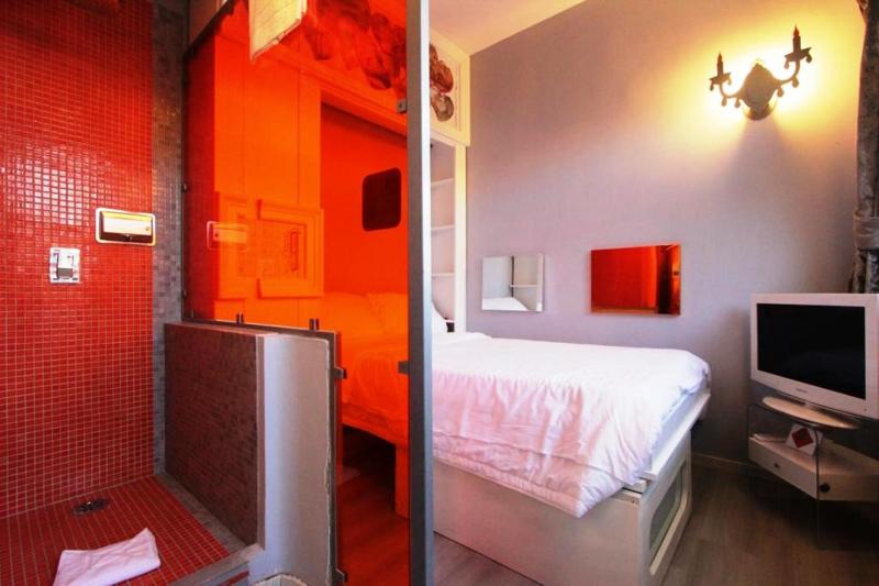 Economy Double Room image 4