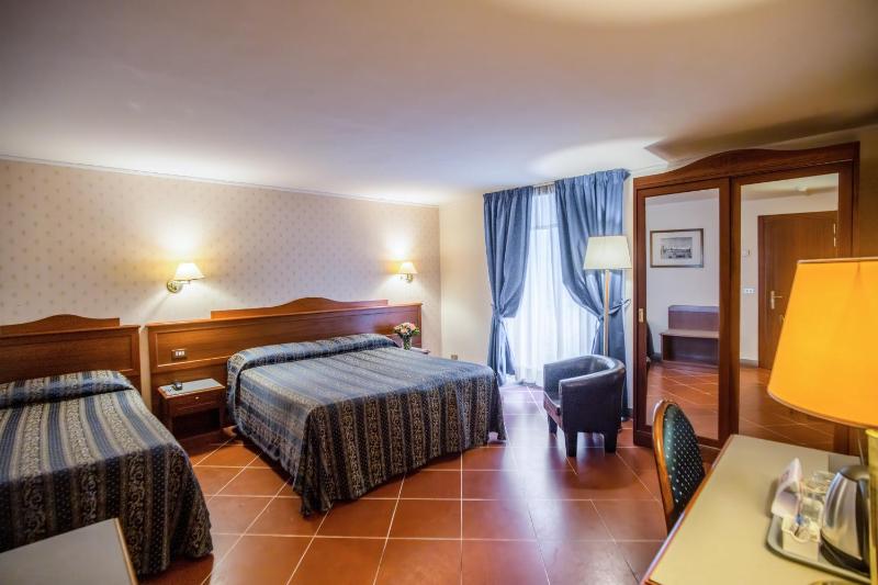Triple Room image 4