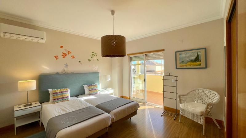 Sunshine - Private Pool - 8 Guests - Albufeira - image 9